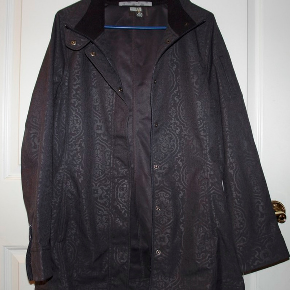 SOLD********************Athleta Charcoal Grey Damask Print Rain Coat Med - Picture 2 of 6
